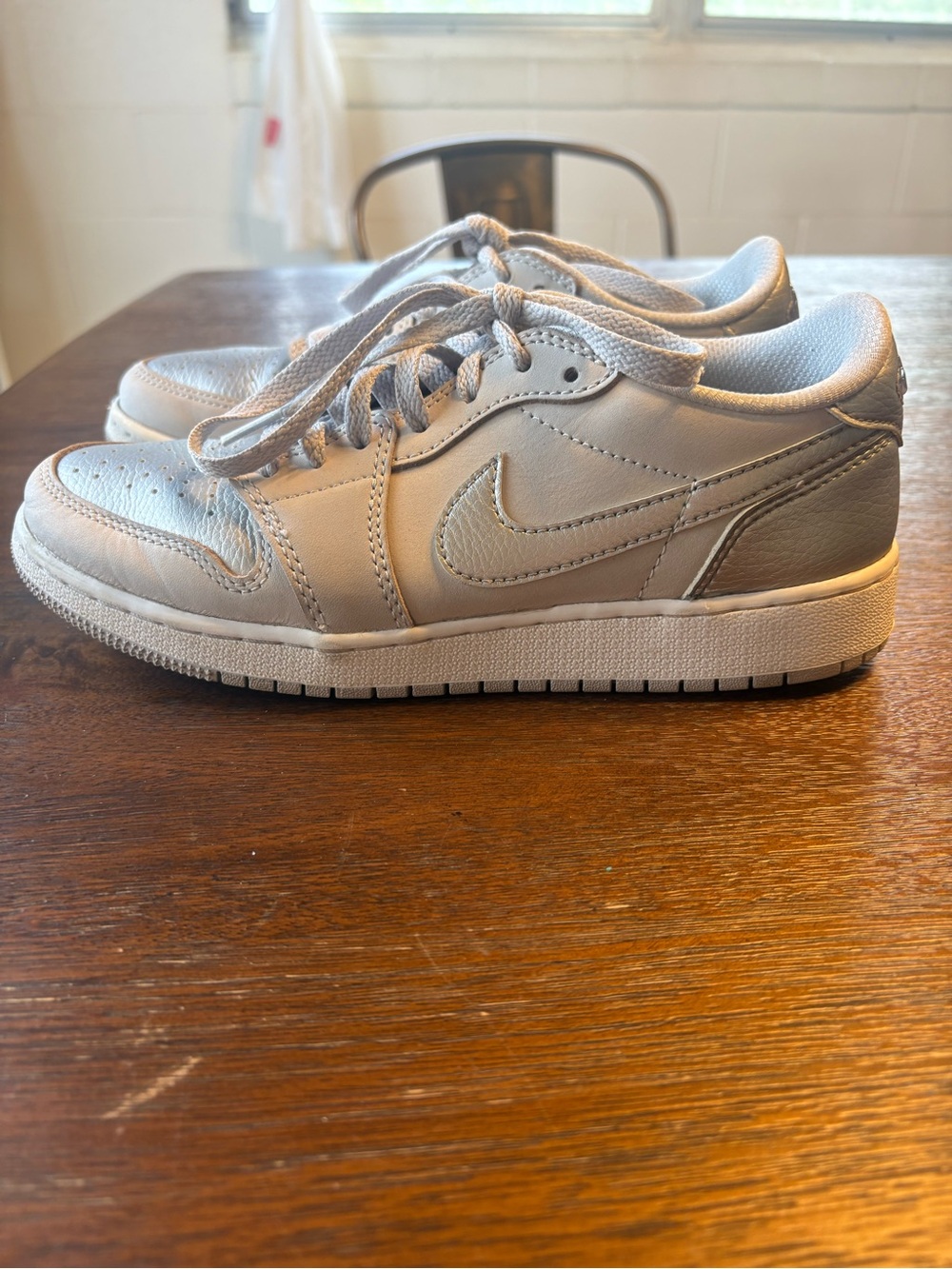 Jordan 1 Low OG "Metallic Silver" sneakers